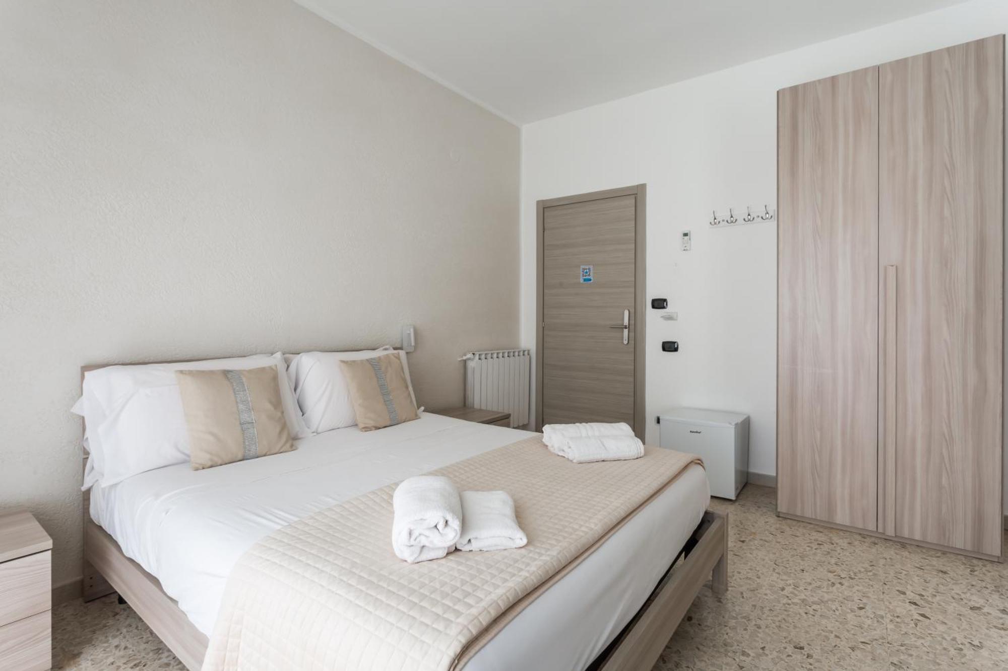 Napoli Fly Guest House 290 Экстерьер фото