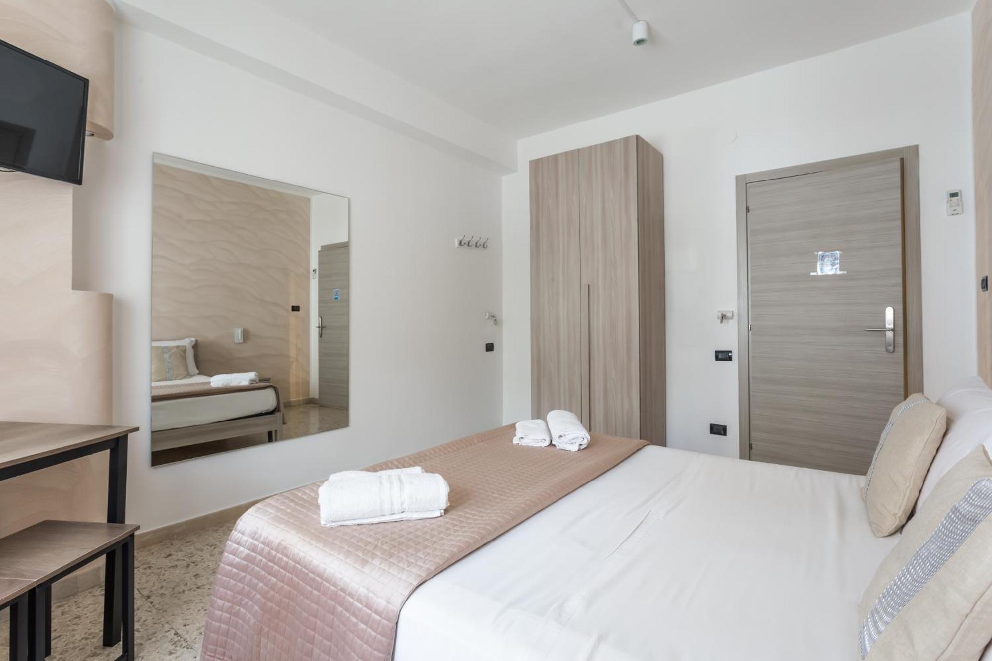 Napoli Fly Guest House 290 Экстерьер фото