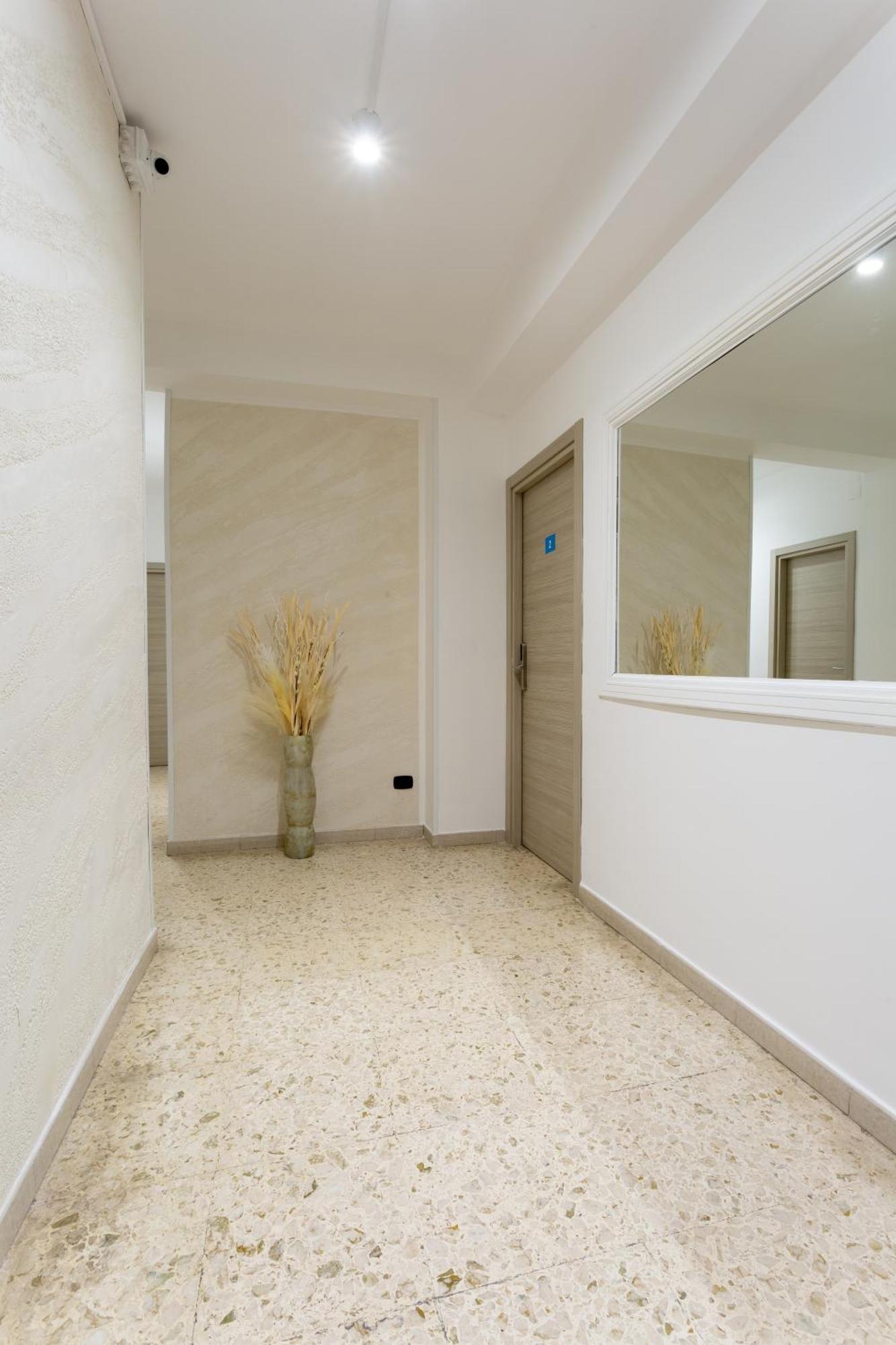 Napoli Fly Guest House 290 Экстерьер фото